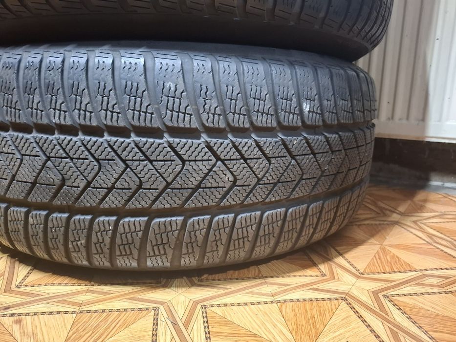 Set 4 anvelope iarna 265 50 19 pirelli scorpion Runflat