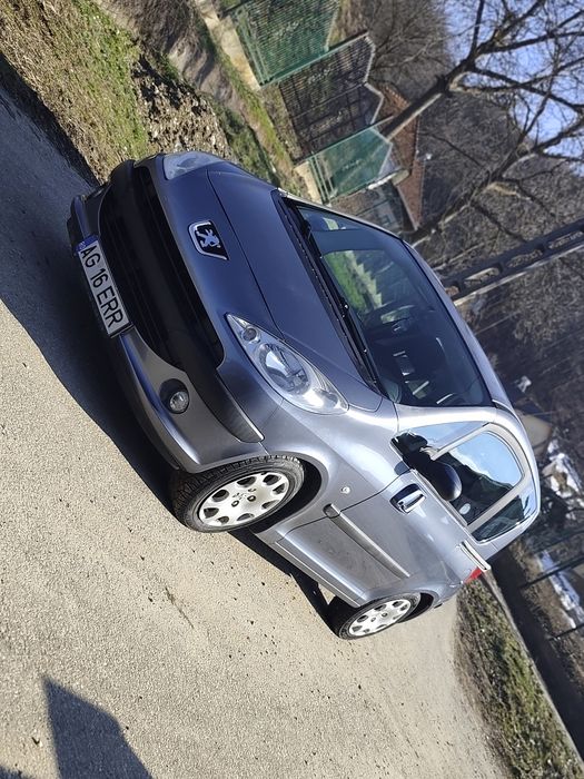 Peugeot 1007 benzina