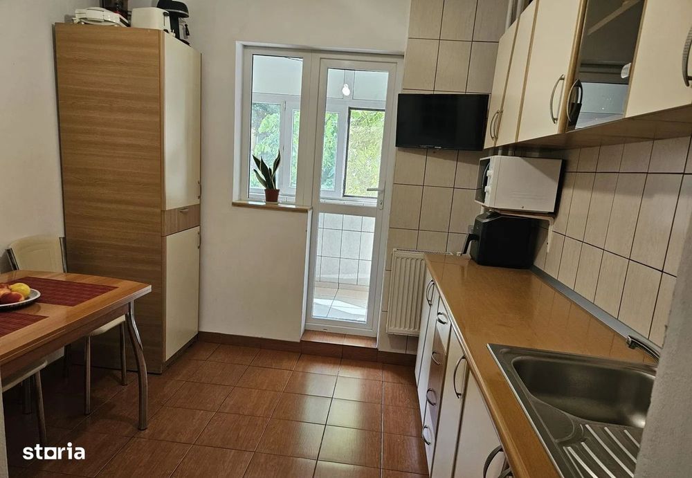 Apartament 3 camere de vanzare Gorjului