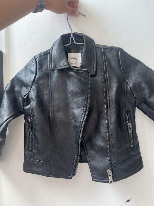 Кожанка для детей 3-4 г в отличном состоянии