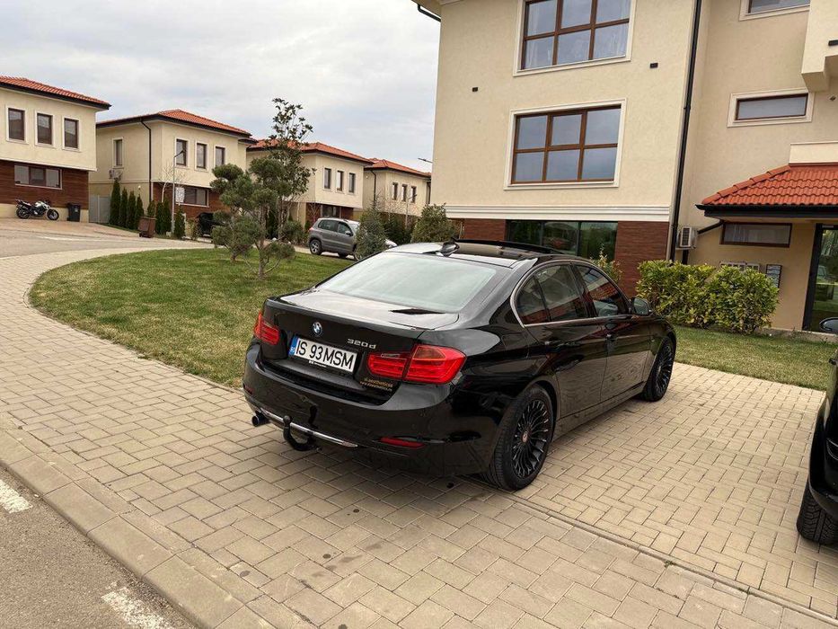 BMW F30 - AUTOM, HARMAN ,TRAPA, PIELE -Plafon NEGRU 184 CP-Luxury Line