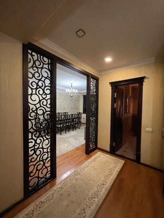 Сдается большая 3/3/4 квартира в центре города м.Ойбек кирпич