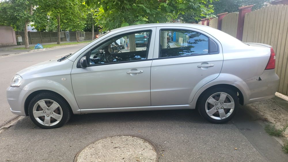 Vand CHEVROLET AVEO stare foarte buna - benzina