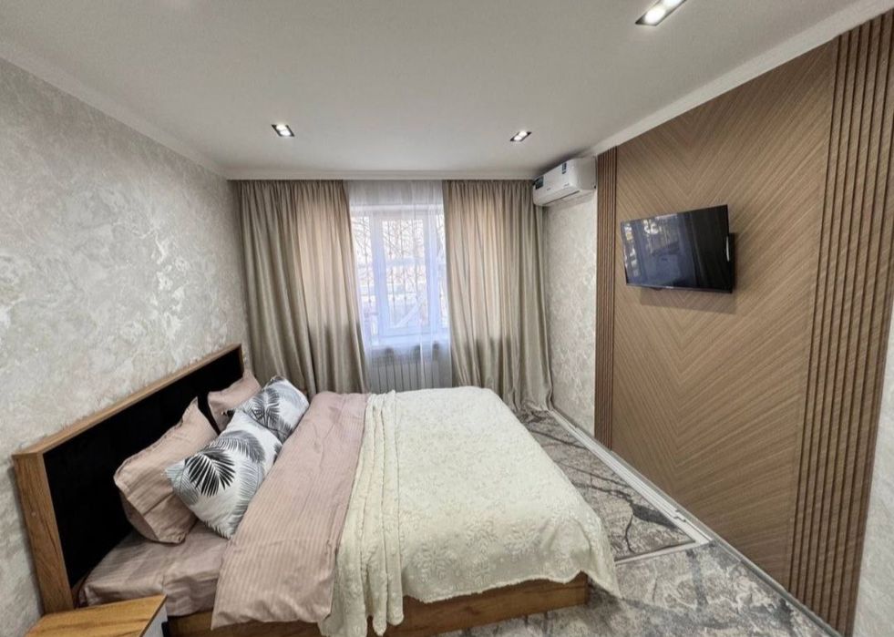 1/2/5 28м2 Новомосковска / мебель техника.