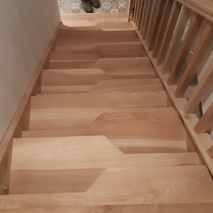Scari interioare din lemn de frasin sau stejar