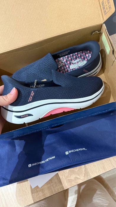 Новые женские кроссовки skechers hands free slip-ins (Оригинал) 38