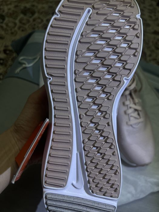 Продаются кроссовки  оригинал «Nike”