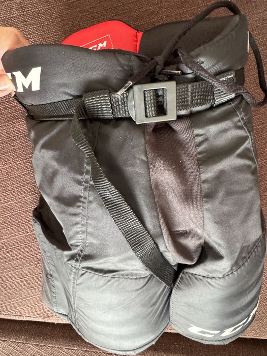 Продам шорты хоккейные