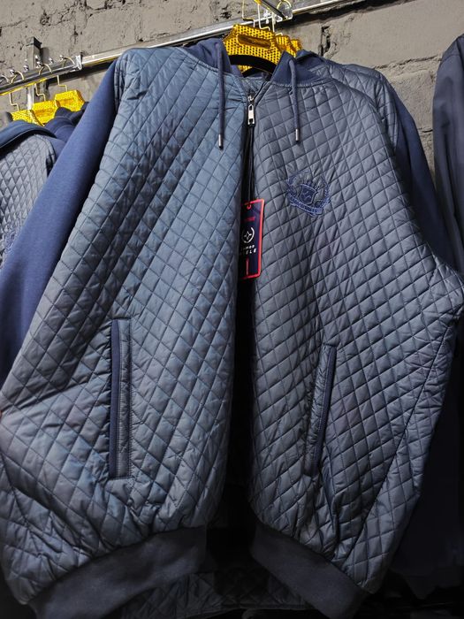 Бомбер большого размера