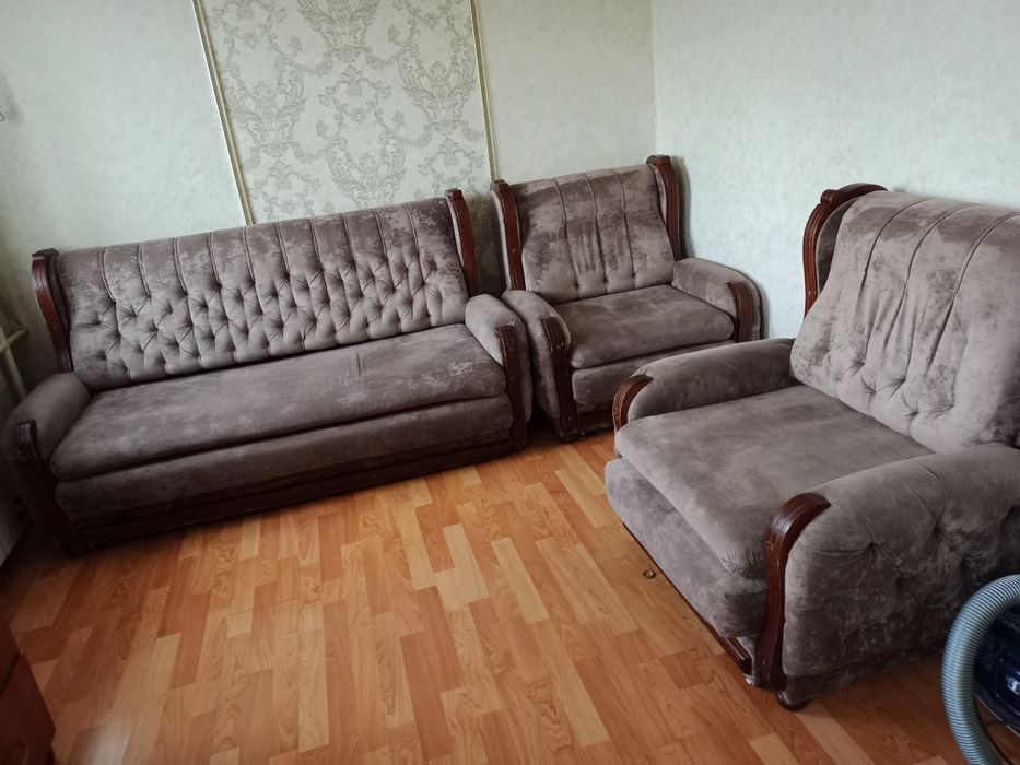 Продается диван и два кресла кровати