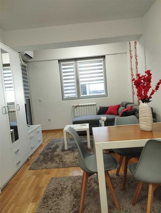 Дава се под наем Двустаен апартамент в Пловдив, Каменица 1 - 63 кв.м за 260.1 € - Снимка #2