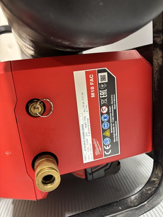 Compresor milwaukee M18 FAC