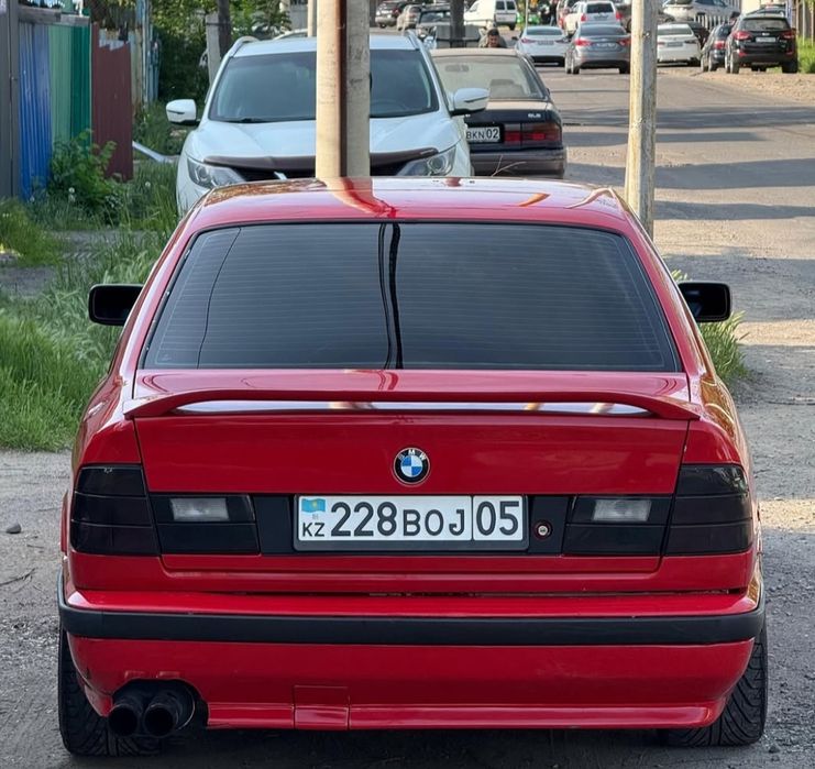 BMW е34 бампер пароги фары