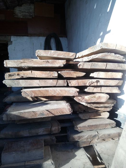 Dulapi de nuc și cireș