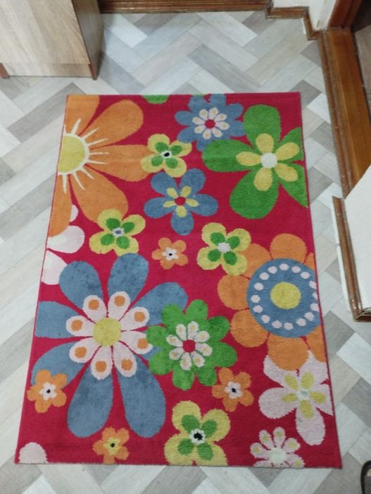 Детский коврик с цветочками