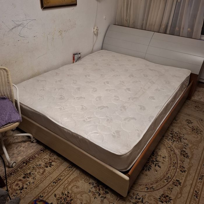 Продам 2 спальнюю кровать.