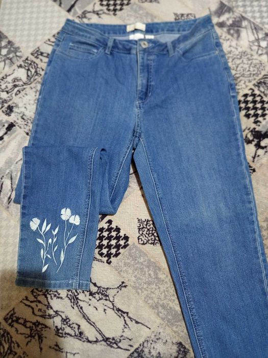 Дамски дънки с размер