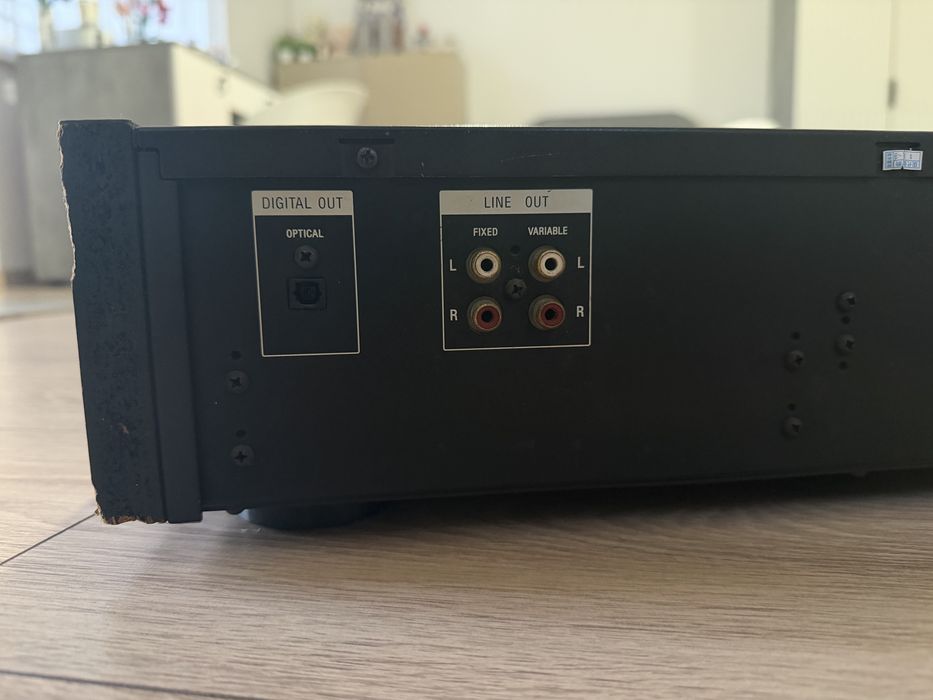 Продам CD плеер Sony 555ES