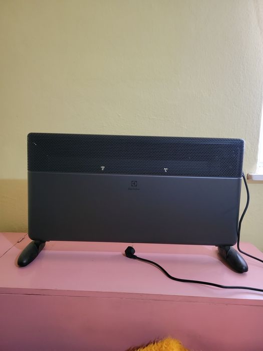 Convector electric Electrolux 2000 W de podea/perete