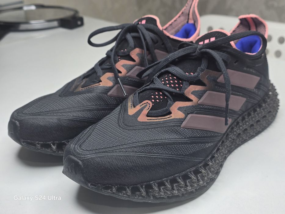 Оригинальные кроссовки от Adidas