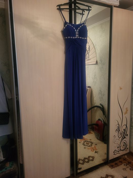 Породается платье 44-4 6размер