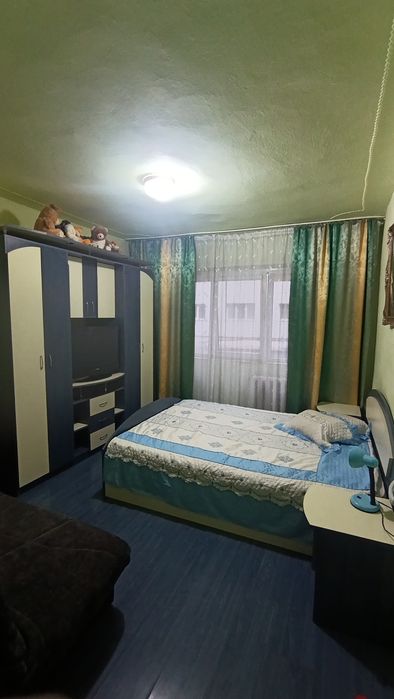 Închiriez apartament două camere zona Lama
