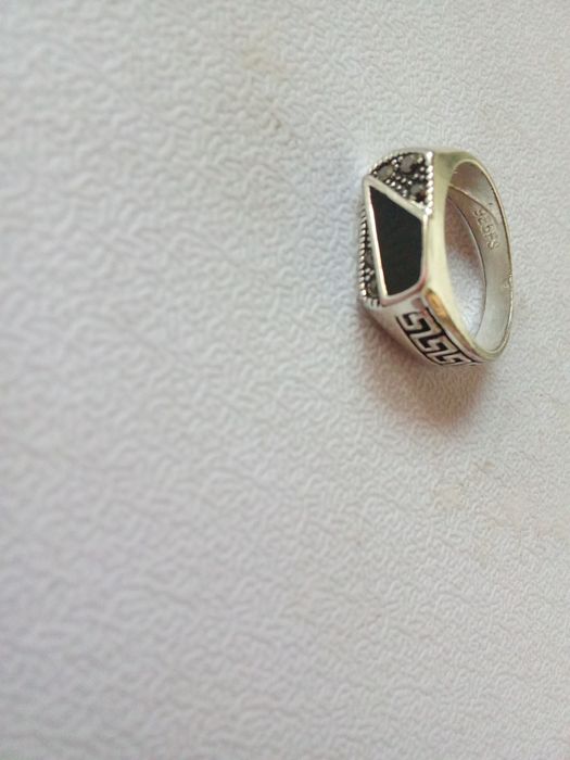 925 proba kumush uzuk 18,5 yoki 19 bosa kerak