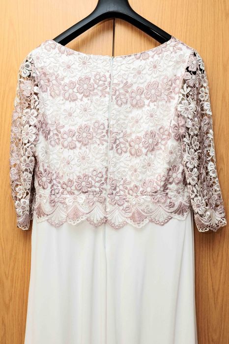 Rochie eleganta de ocazie și coronița bonuss