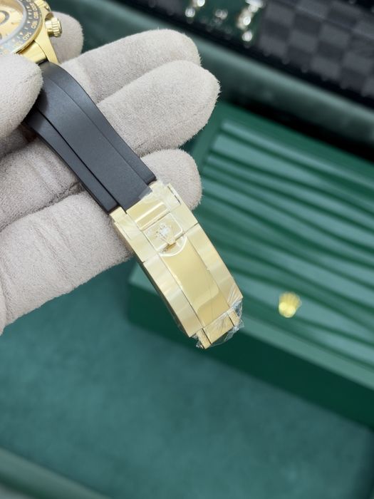 Rolex Cosmograph Daytona 40mm Yellow Gold – Champagne Dial, Oysterflex