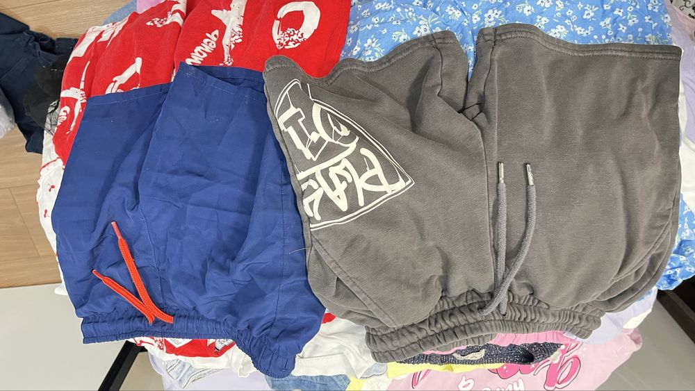 Продам одежду для мальчика 6-8 лет