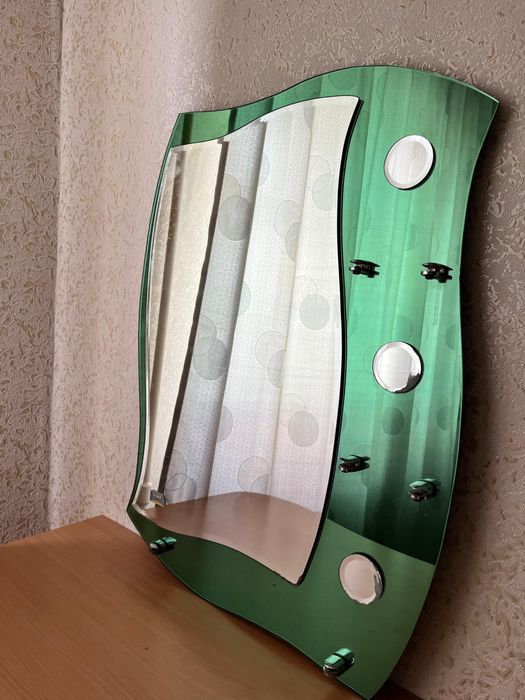 Продам зеркало для ванной