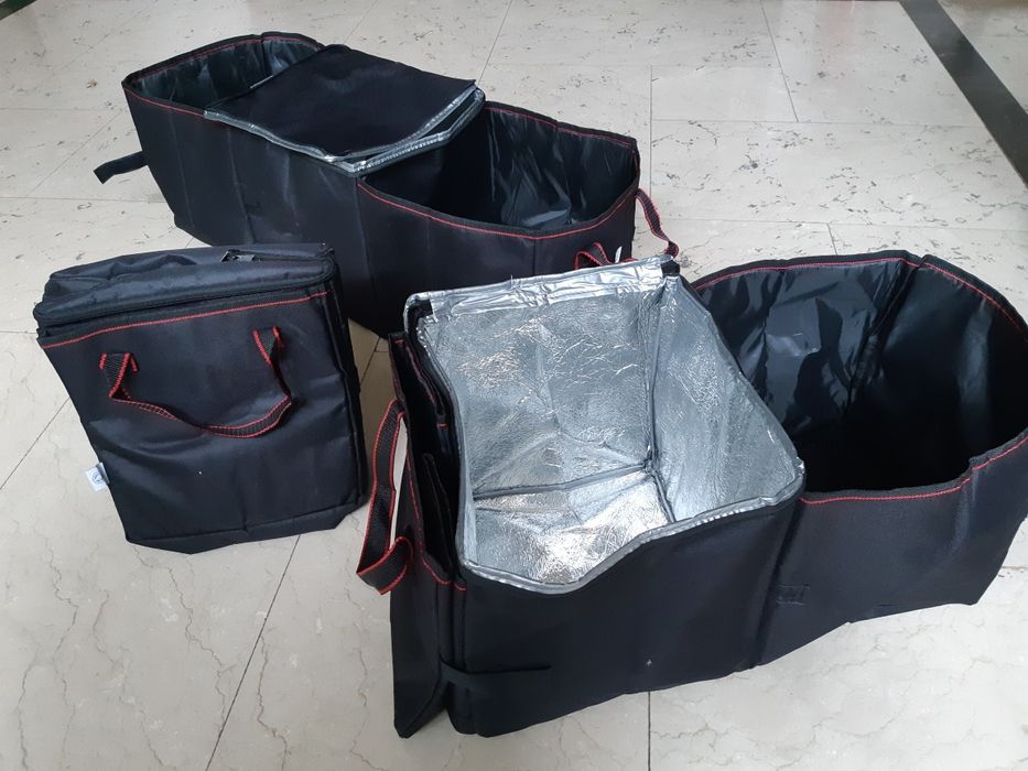 Organizator portbagaj cu trei compartimente, unul izoterm. Pliabil