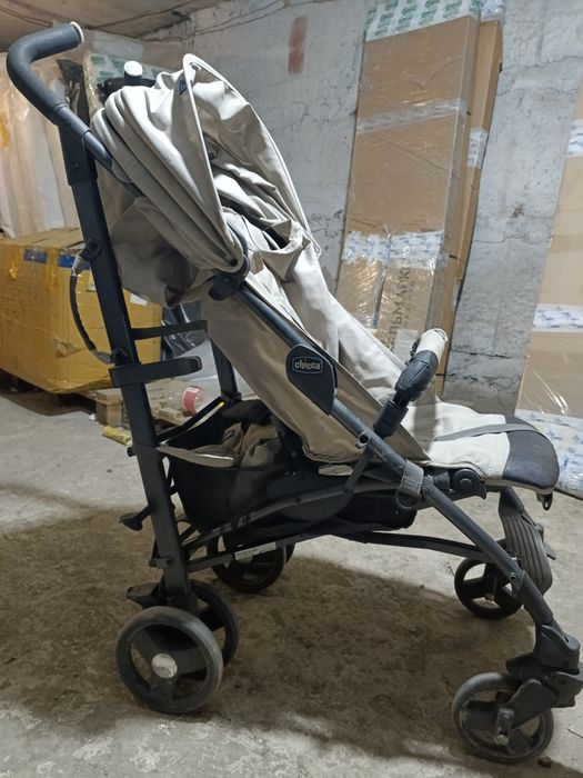 Продаю коляску chicco