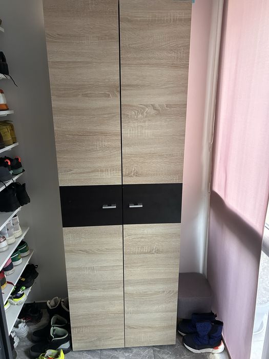 Dulap hol,in stare buna.67L/200I/40A