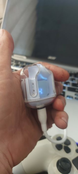 Зарядник для наушников