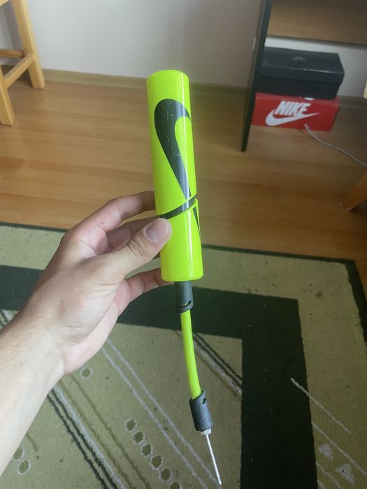Помпа за топка Nike