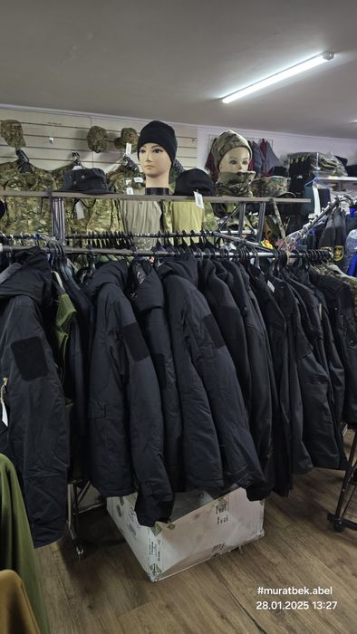 Продам витрины, стеллажи.