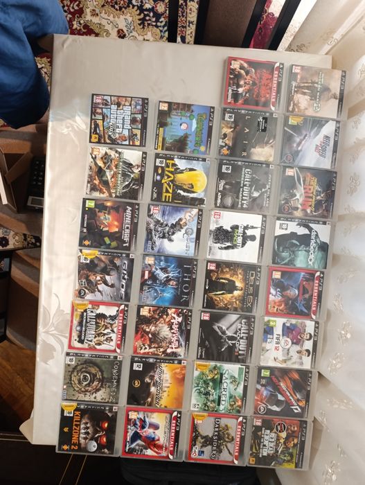 30 JOCURI PS3 + PS3 defect (700+50 Ron)