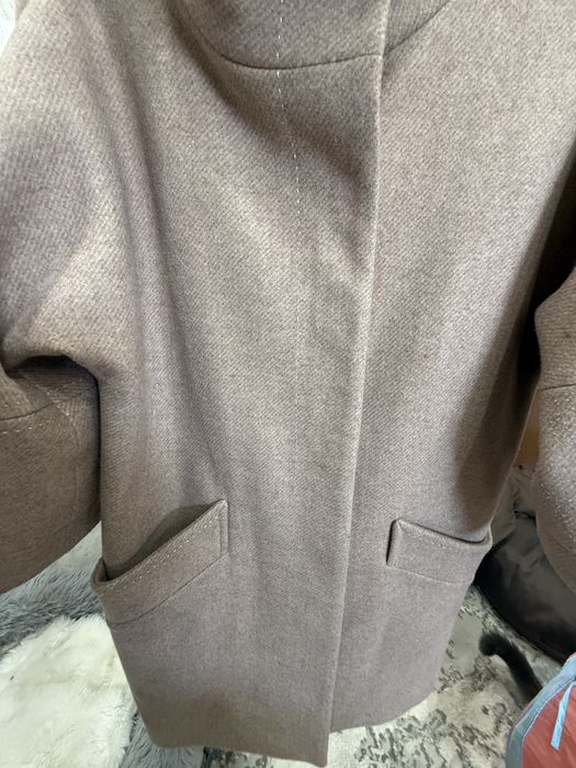 Продается димисизонее пальто молодежка