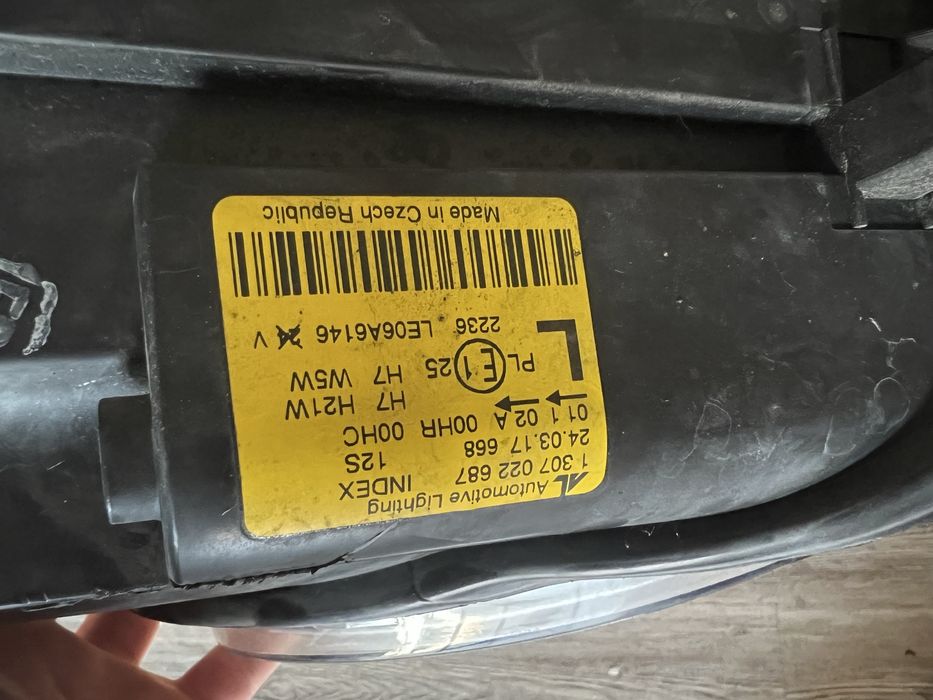 Ляв фар VW Touaran 2008г