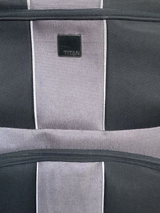 Два пътни тролера Титан