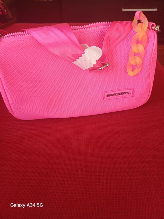 Дамска спортна чанта.В розово.