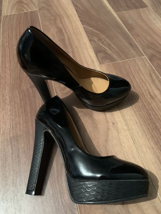 Обувь женская.