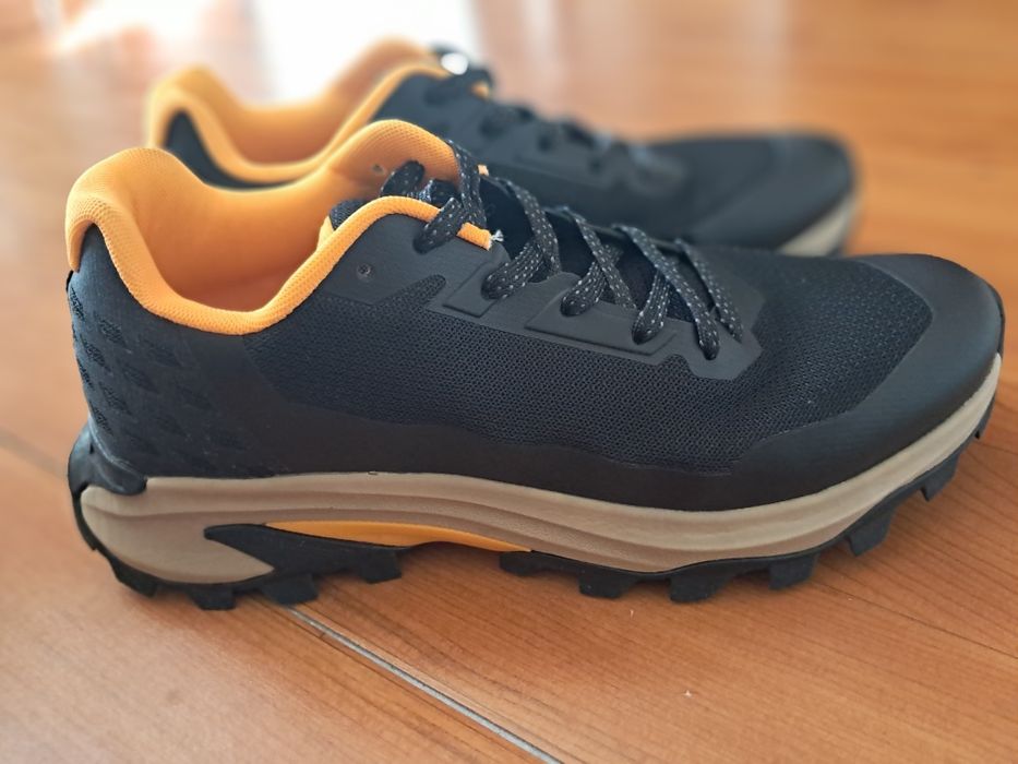 Продам новые кроссовки Mattini