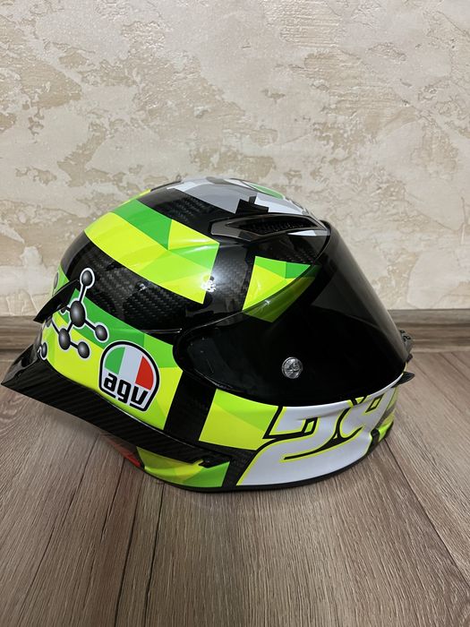 Каска AGV Pista GP R Carbon Andrea Iannone 2017.  Размер - “S”