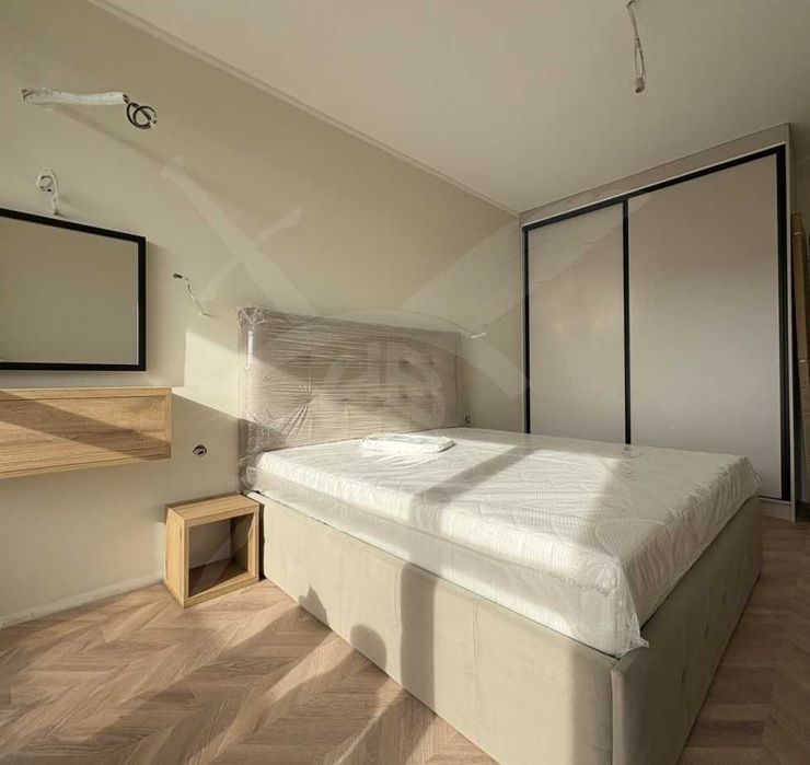 Продава се Двустаен апартамент в Пловдив, Южен - 74 кв.м за 1000 €/кв.м - Снимка #1