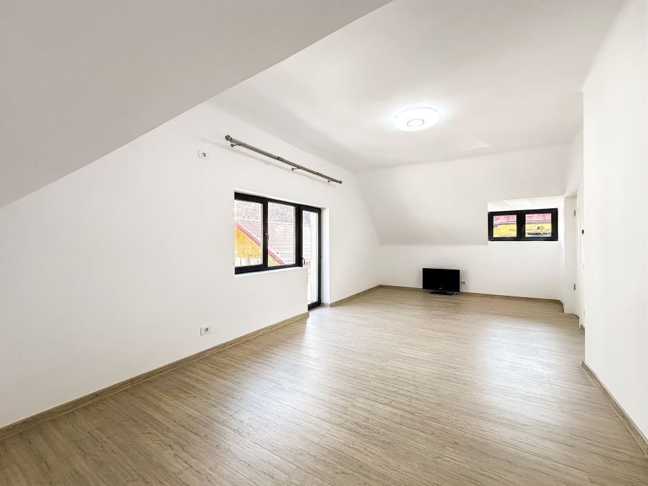 Vilă renovată COMPLET Sinaia centru – profit Airbnb imediat | PREȚ REDUS 30 zile 299.000€”