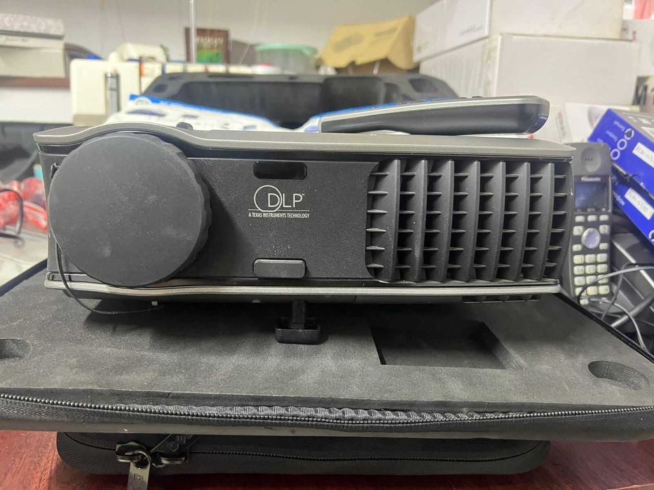 Проектор DELL 2400MP
