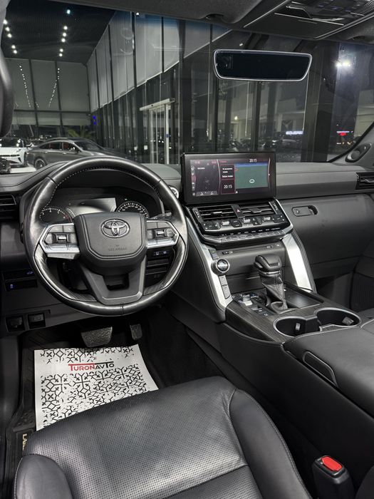 Toyota LC300 в Ташкенте
