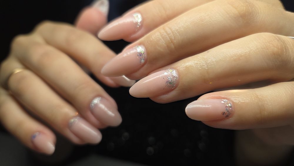 Наращивание ногтей